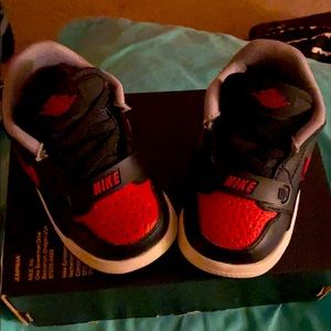 Jordan Legacy 312 Low kids shoe. Like new.